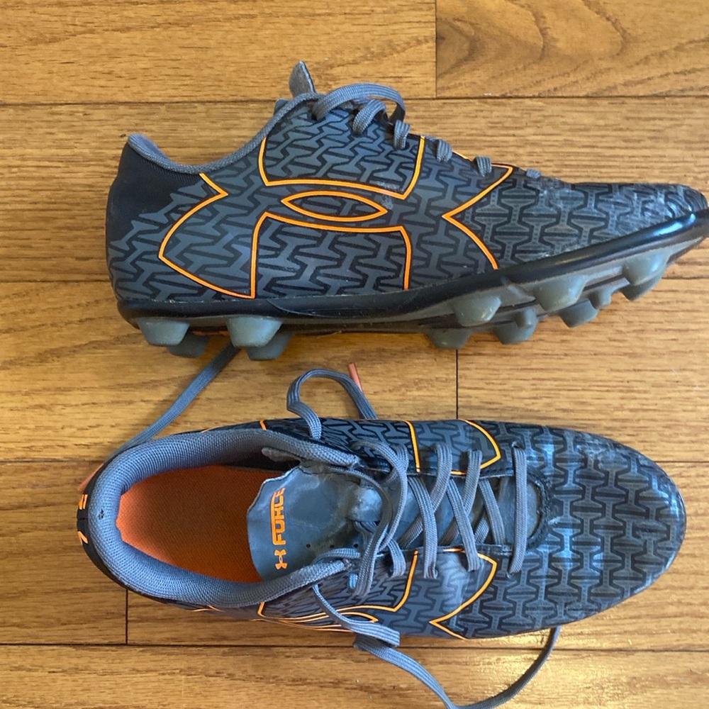 Under Armour cleats size 5 youth